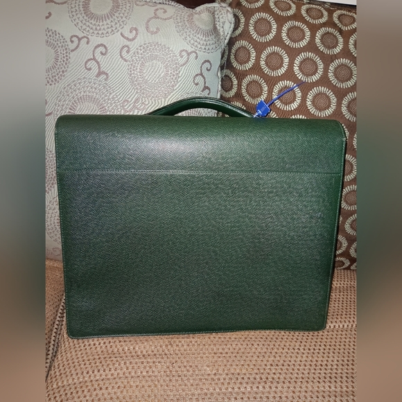 Louis Vuitton taiga green leather briefcase - Picture 2 of 7